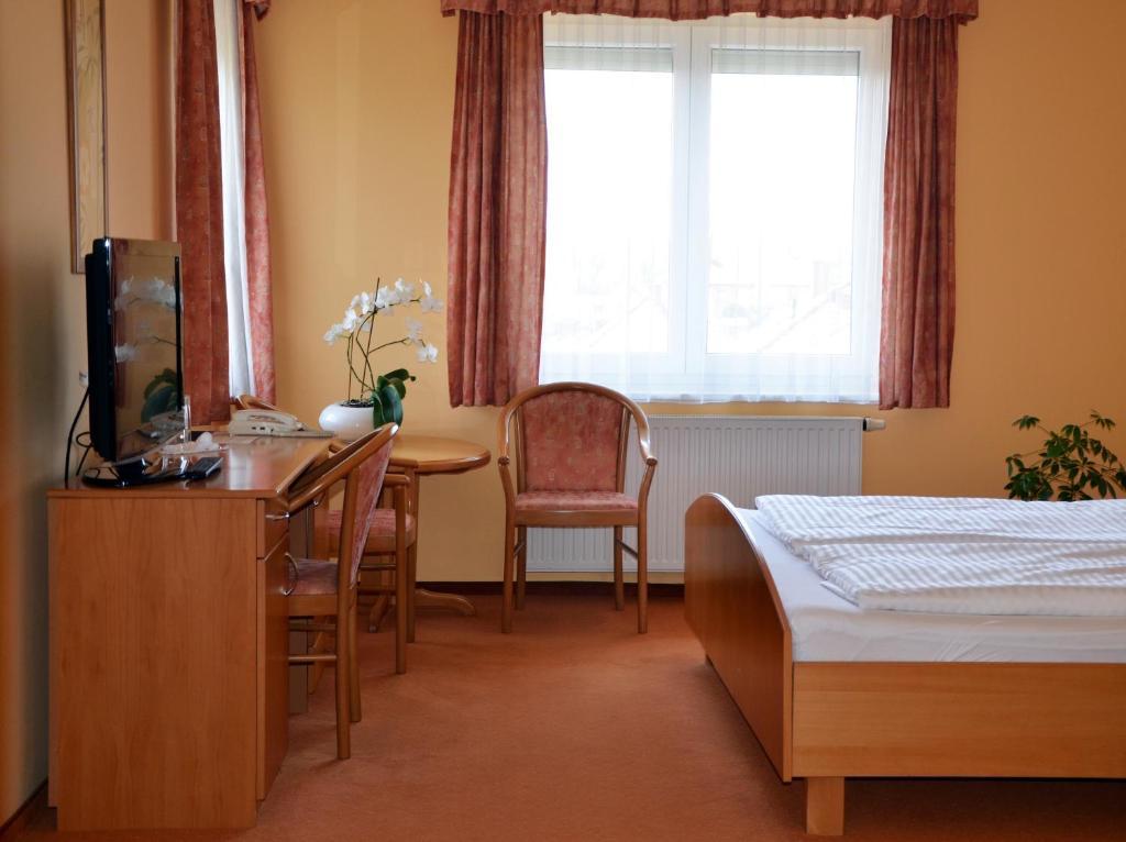 Hotel Weldi Gyor Room photo