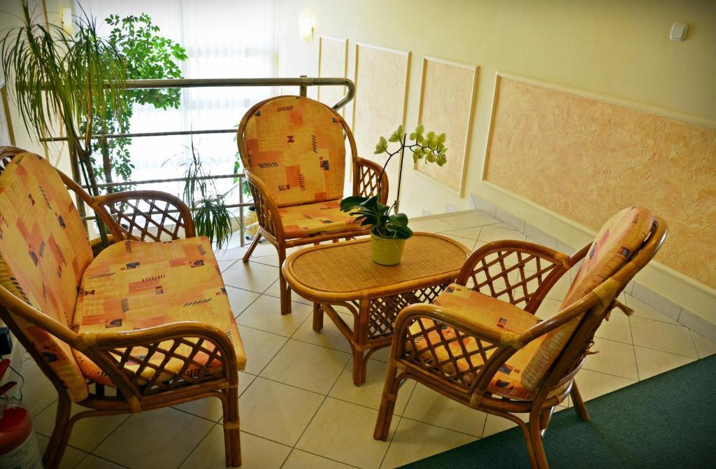 Hotel Weldi Gyor Exterior photo